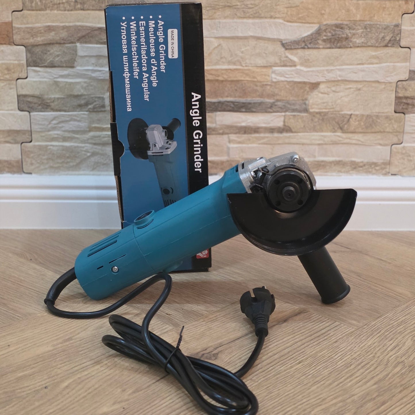 Ugaona brusilica YOVLET 900W