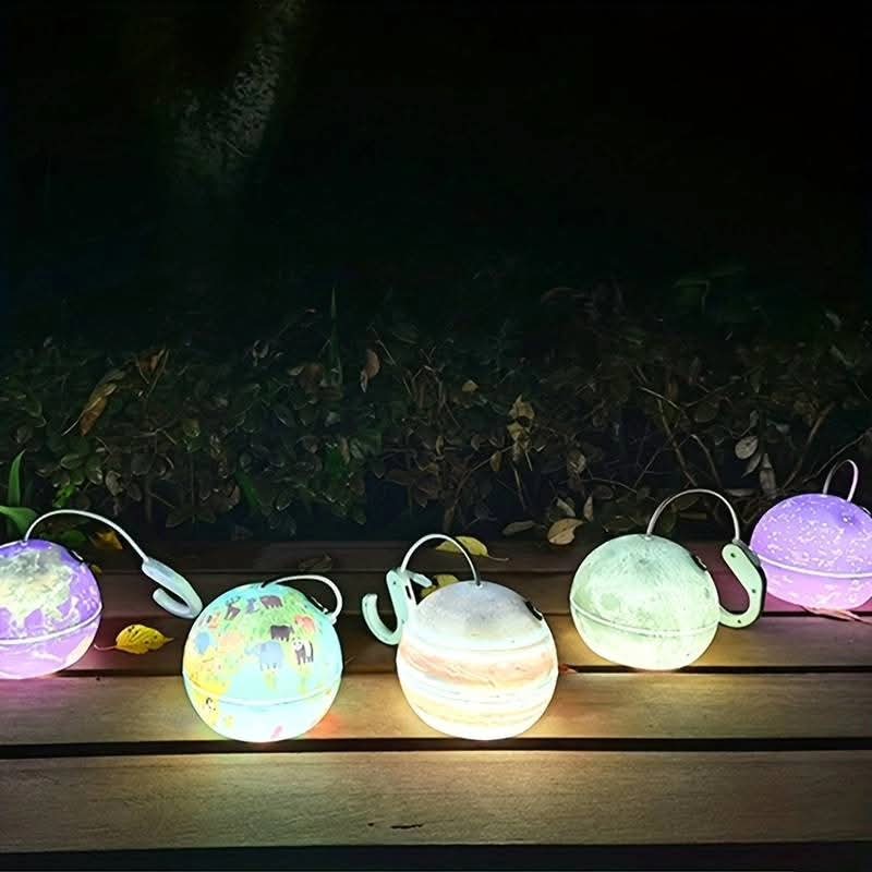 Lampa u obliku planete sa zakačkom sa tri načina rada