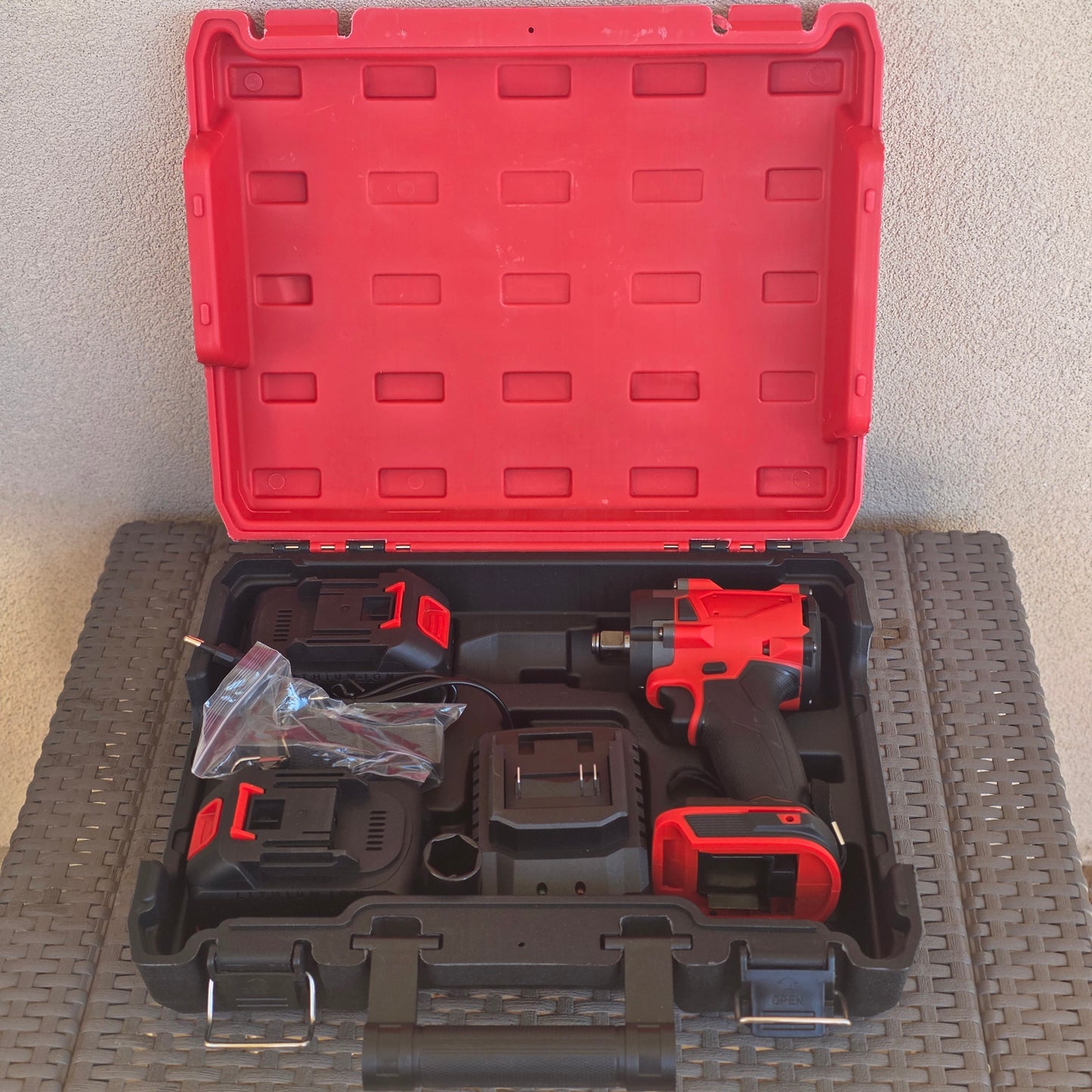 Akumulatorski udarni odvijač 88V – 300 Nm