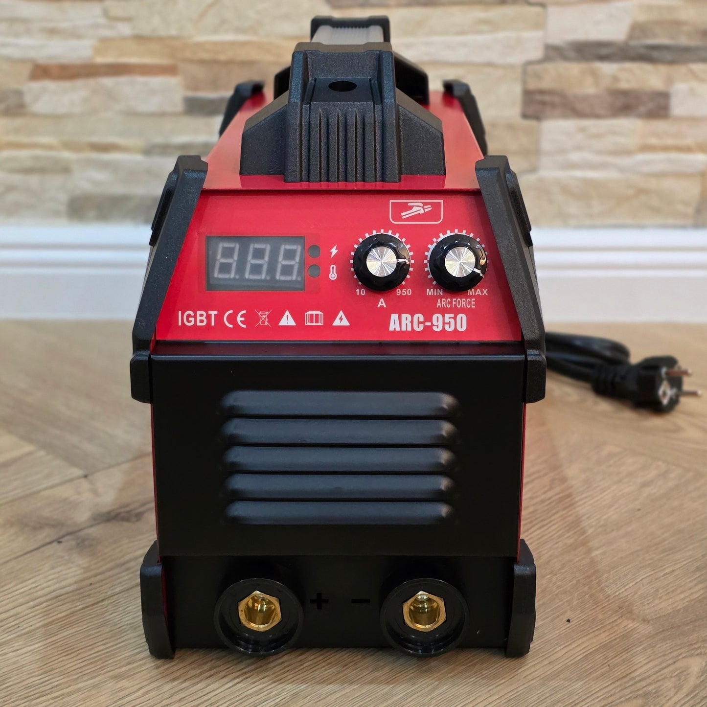 Inverterski aparat za varenje ARC-950 (MMA) – IGBT tehnologija