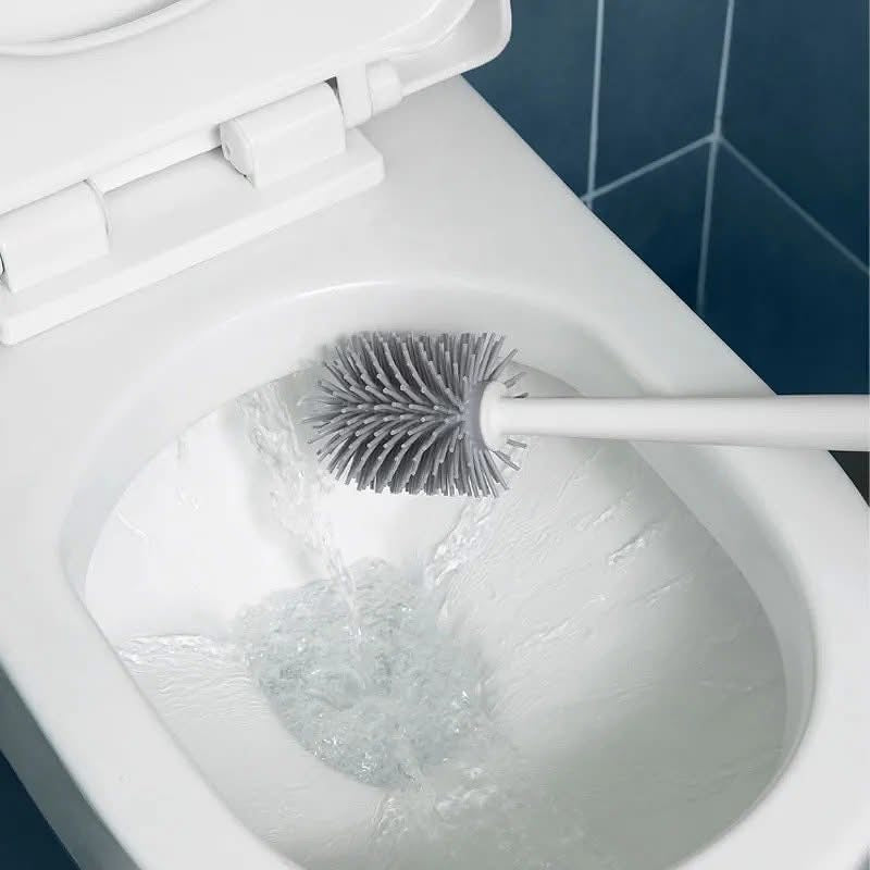 Silikonska četka za WC solju sa odeljkom za sipanje šampona