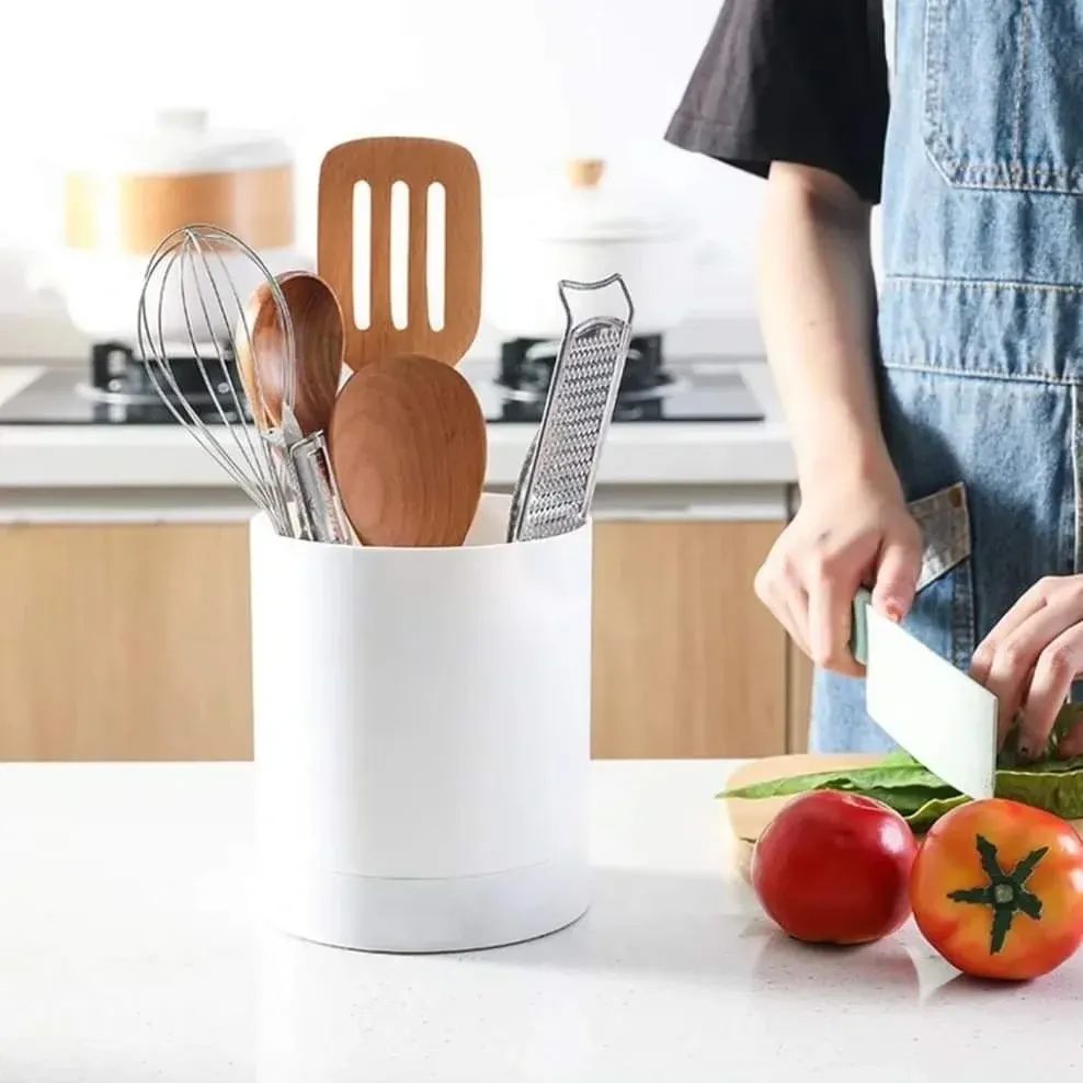 Rotirajući organizator za kuhinjski pribor