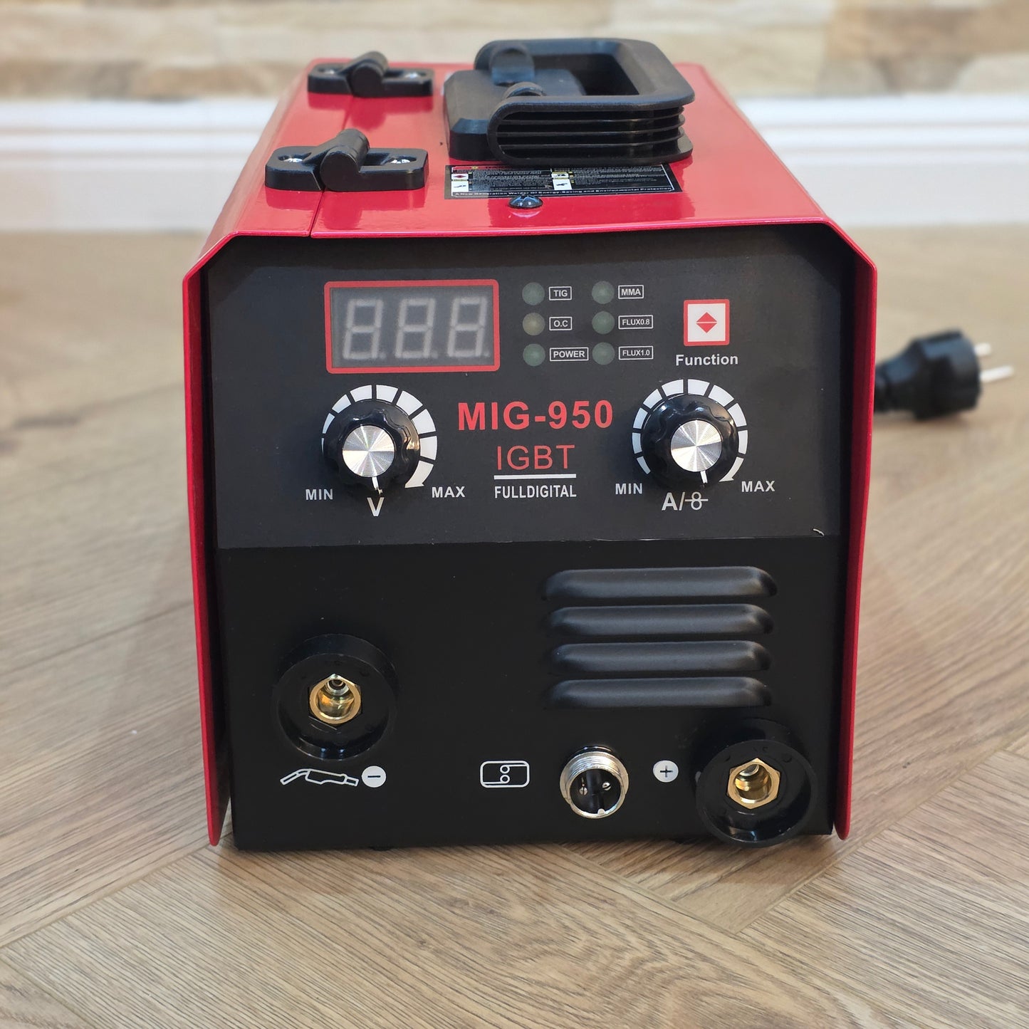 KOMBINOVANI ELEKTRO I CO2 APARAT ZA VARENJE MIG-950