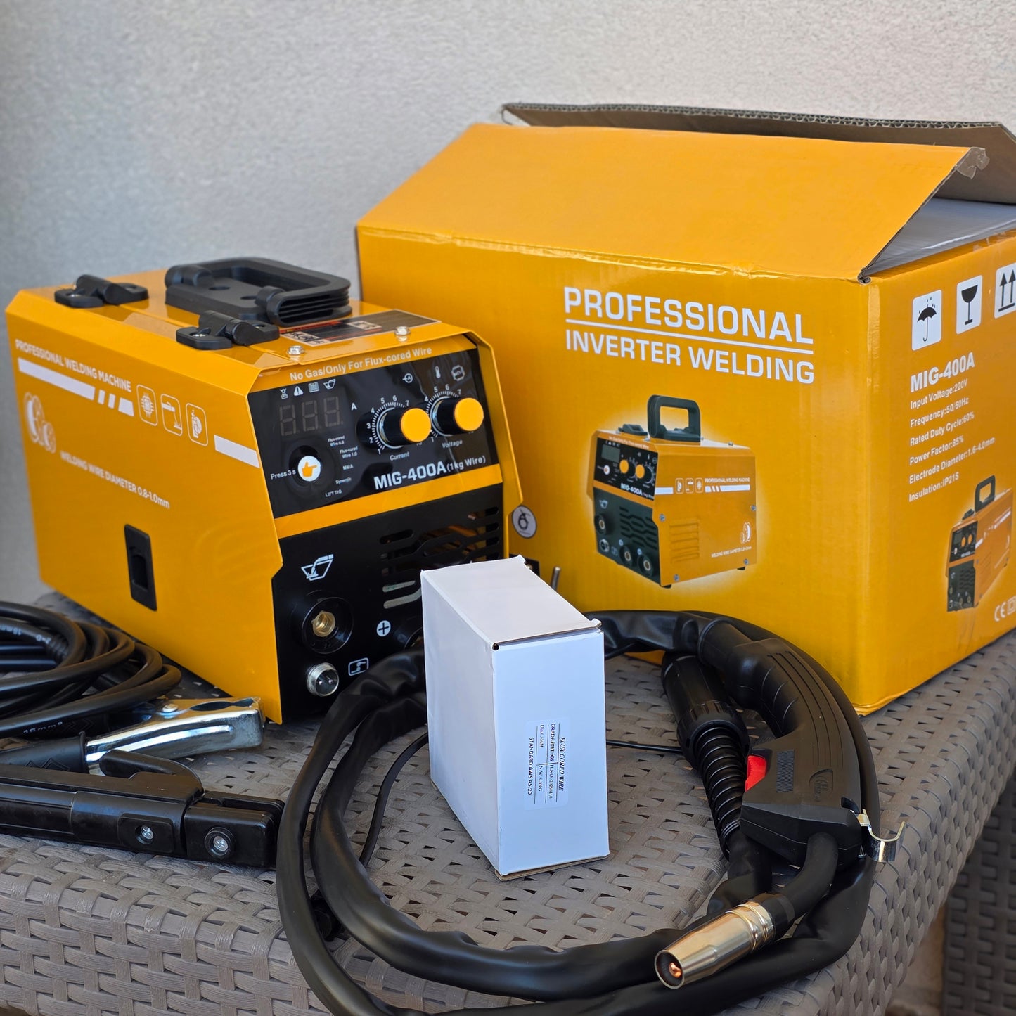 Kombinovani CO₂ i elektro inverter aparat za varenje MIG-400A