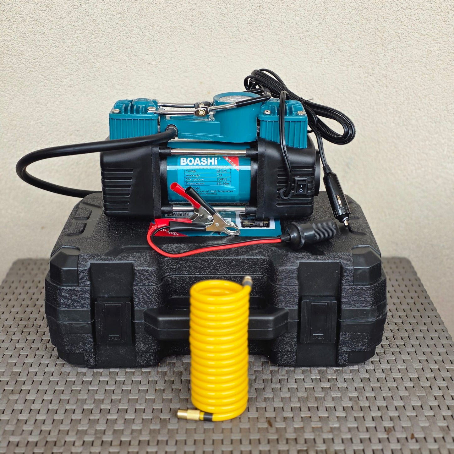 Dvoklipni 12V Auto Kompresor sa Kutijom i Priborom